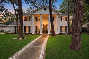 215 Whispering Oaks Dr, Seabrook, TX 77586 - Photo 2