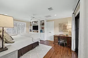 5623 Overbrook Ln, Houston, TX 77056 - Photo 14
