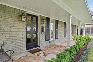 5623 Overbrook Ln, Houston, TX 77056 - Photo 2