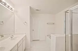 2601 S Broadway St, La Porte, TX 77571 - Photo 18