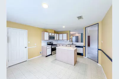 6835 Haven Creek Drive, Katy, TX 77449 - Photo 14