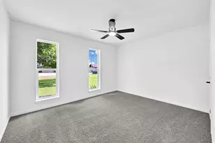 7114 Fox Run Dr, Angleton, TX 77515 - Photo 18