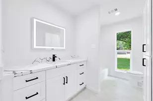 7114 Fox Run Dr, Angleton, TX 77515 - Photo 16