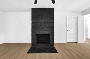 7114 Fox Run Dr, Angleton, TX 77515 - Photo 10