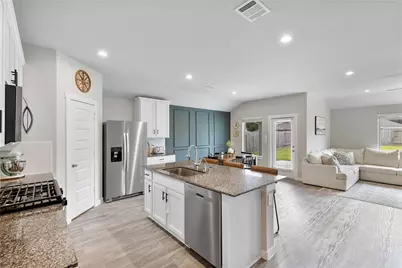 221 Big Springs, Anahuac, TX 77514 - Photo 8