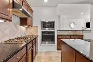 2111 Gilbert Rd, Dickinson, TX 77539 - Photo 6