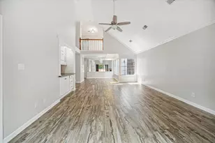12814 Kingsbridge Ln, Houston, TX 77077 - Photo 6