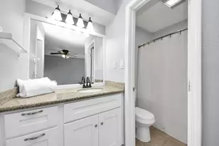 9915 Forest Hollow Dr, Baytown, TX 77521 - Photo 12