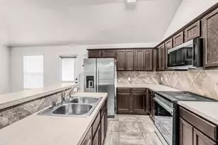 1022 S Diamondhead Blvd, Crosby, TX 77532 - Photo 6