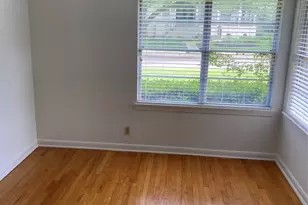 8318 Greenbush St, Houston, TX 77025 - Photo 10