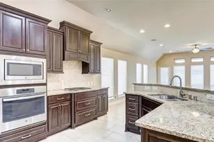 9811 Joyce Dr, Iowa Colony, TX 77583 - Photo 8
