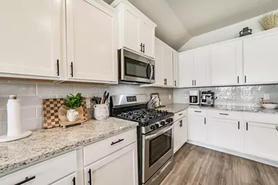 4124 E Bayou Maison, Dickinson, TX 77539 - Photo 8