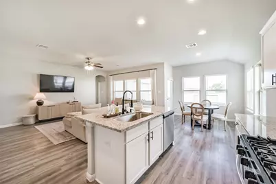 4124 E Bayou Maison, Dickinson, TX 77539 - Photo 6
