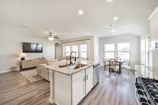 4124 E Bayou Maison, Dickinson, TX 77539 - Photo 6