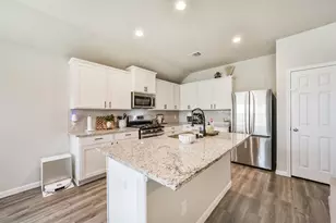 4124 E Bayou Maison, Dickinson, TX 77539 - Photo 12