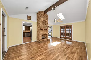 6010 Black Gum Dr, Houston, TX 77092 - Photo 6