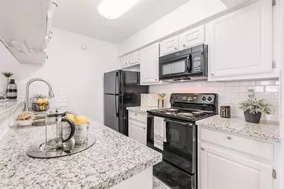 8162 Richmond Avenue #3123, Houston, TX 77063 - Photo 2
