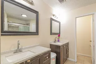 12054 Plumpoint Dr, Houston, TX 77099 - Photo 20