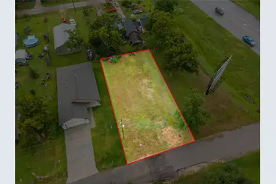 411 E Travis Street, Brazoria, TX 77422 - Photo 2