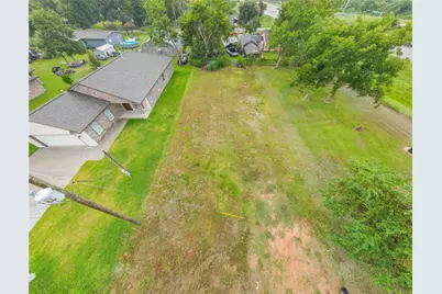 411 E Travis Street, Brazoria, TX 77422 - Photo 12