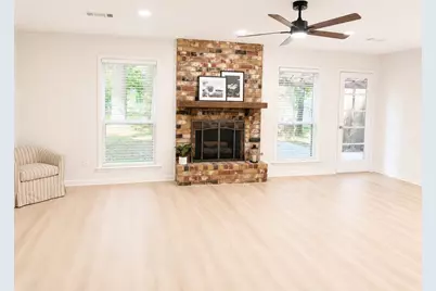 204 Royal Oaks Street, Huntsville, TX 77320 - Photo 10