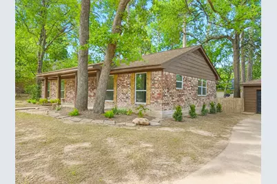 204 Royal Oaks Street, Huntsville, TX 77320 - Photo 2