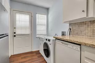 5230 Arboles Dr, Houston, TX 77035 - Photo 16