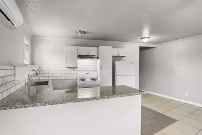 4811 Oakland Street #2, Houston, TX 77023 - Photo 4