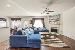 13722 McKinney Creek Ln, Houston, TX 77044 - Photo 10