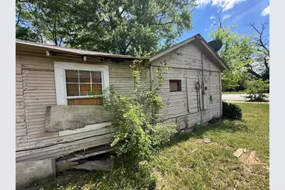 1025 E Young Street, Longview, TX 75602 - Photo 1