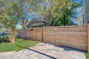 914 Snover St, Houston, TX 77007 - Photo 2