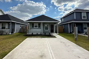 16770 N Marie Vlg Dr, Conroe, TX 77306 - Photo 2