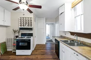 26 W Austin St, Bellville, TX 77418 - Photo 14