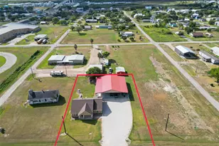 953 Austin St, Matagorda, TX 77457 - Photo 4