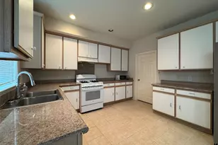13110 S Bellaire Estates Dr, Houston, TX 77072 - Photo 12
