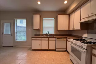 13110 S Bellaire Estates Dr, Houston, TX 77072 - Photo 10