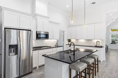 513 Little Spring Court, Anahuac, TX 77514 - Photo 4