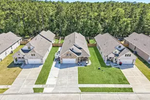 513 Little Spg Ct, Anahuac, TX 77514 - Photo 1