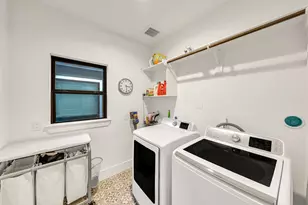 3510 Huntsford Dr, Houston, TX 77008 - Photo 32