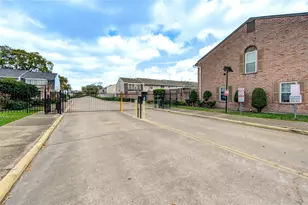 6343 Briar Rose Dr, Houston, TX 77057 - Photo 38