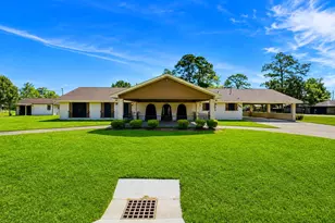 5902 McCullough St, Baytown, TX 77521 - Photo 2