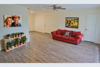 906 Avenue A, Sweeny, TX 77480 - Photo 2