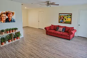 906 Avenue A, Sweeny, TX 77480 - Photo 2