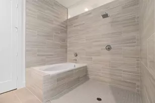 5857 E Post Oak Ln, Houston, TX 77055 - Photo 8