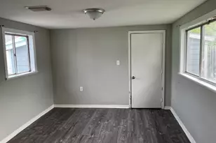 1507 W 5th St, Freeport, TX 77541 - Photo 4