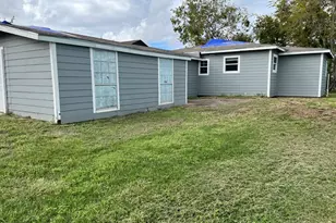 1507 W 5th St, Freeport, TX 77541 - Photo 6