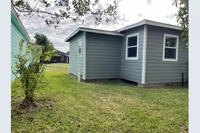 1507 W 5th Street, Freeport, TX 77541 - Photo 8