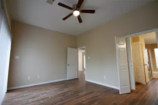 11615 Glenwolde Dr, Houston, TX 77099 - Photo 10