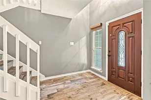 2122 Courtshire Ln, Sugar Land, TX 77478 - Photo 2