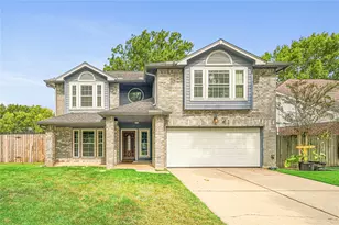 2122 Courtshire Ln, Sugar Land, TX 77478 - Photo 1